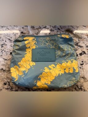 Limited edition, 11 year-ALOHA Collection Puakenikeni small pouch